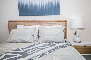 3 bedrooms, desk, iron/ironing board, free WiFi - Fun 3BR w/ Pool & Slide – Pet Friendly in San Jose (San Jose)