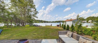 Fish & Ski: Lakefront Retreat By Mt Southington