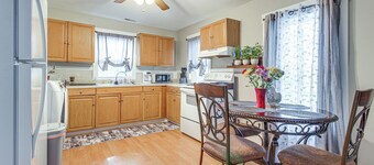Private Patio: Cargo District, Dtwn Wilmington Apt