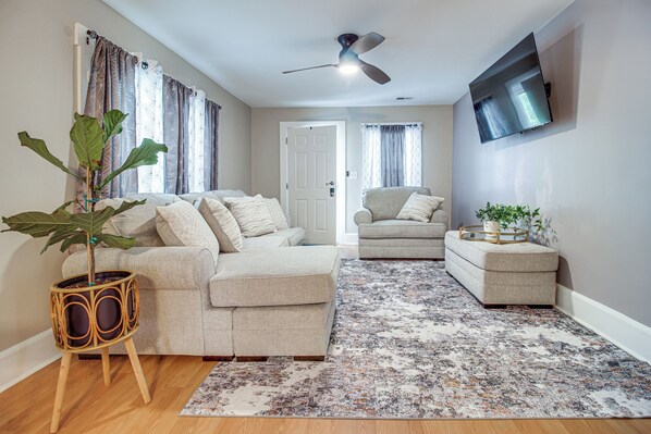 Apartment (2 Bedrooms) | Front of property - Private Patio: Cargo District, Dtwn Wilmington Apt (Wilmington)