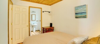 Golf, Hike, Sip Wine: Cobb Mountain Cabin w/ Patio