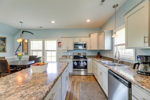 House (2 Bedrooms) | Interior - Holly Ridge Vacation Rental ~ 5 Mi to Beach (Sneads Ferry)