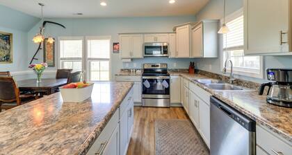 Holly Ridge Vacation Rental ~ 5 Mi to Beach
