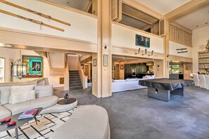 House (5 Bedrooms) | Interior