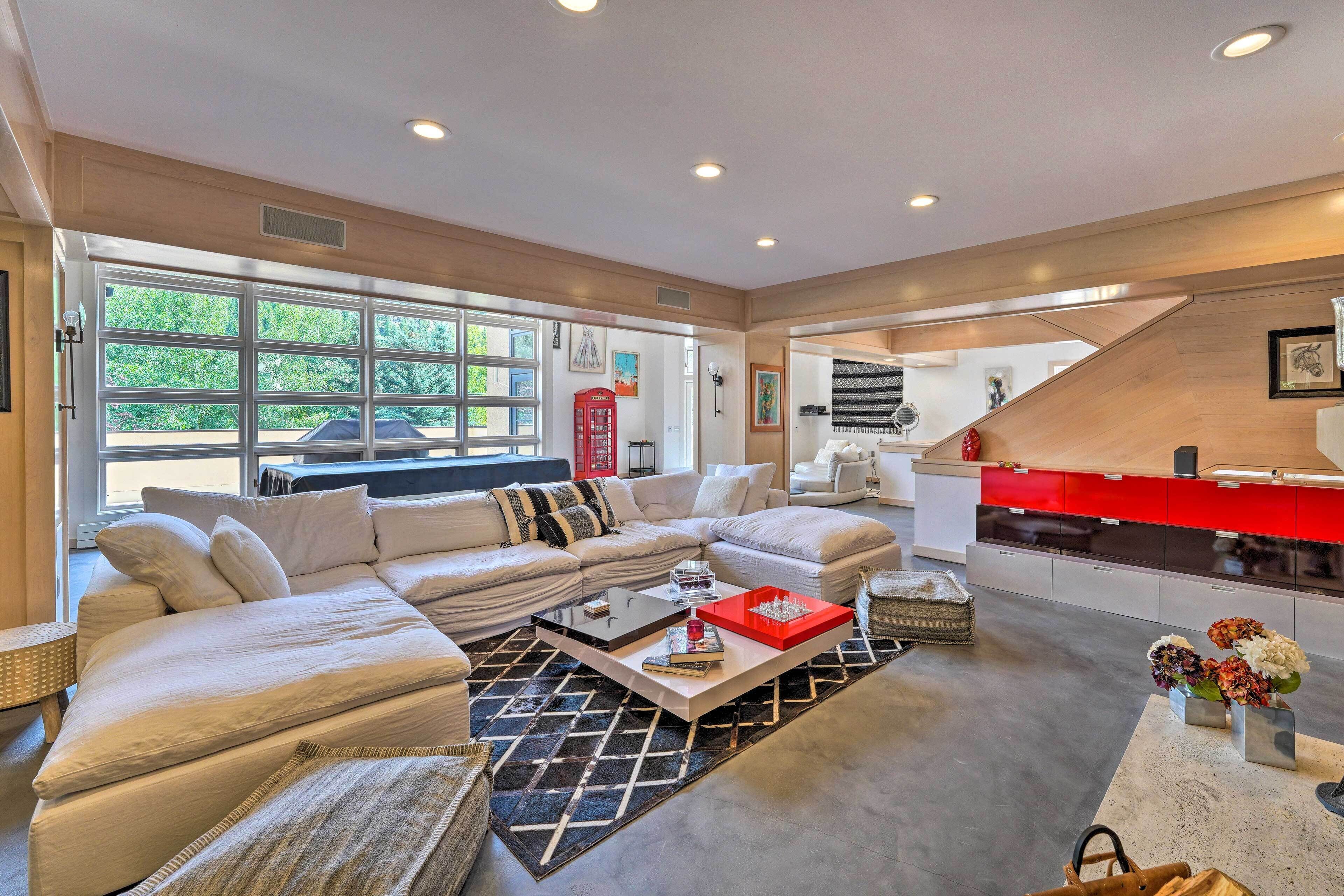 House (5 Bedrooms) | Interior