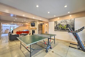 House (5 Bedrooms) | Interior