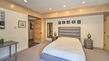 House (5 Bedrooms) | Interior