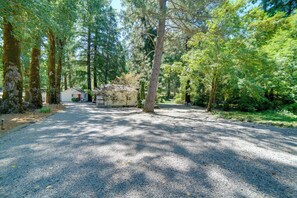Interior - Golf & Hike: Cobb Mountain Cabin in Scenic Forest! (Cobb)