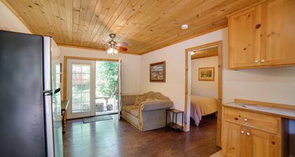 Golf & Hike: Cobb Mountain Cabin in Scenic Forest!