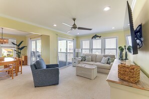 Apartment (3 Bedrooms) | Front of property