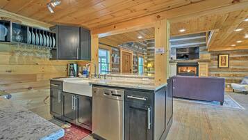 Rumah (2 Bedrooms) | Interior