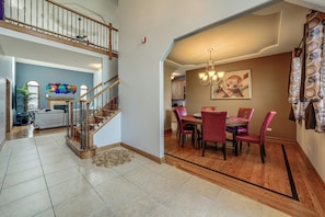 House (4 Bedrooms) | Interior