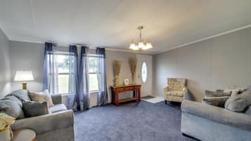 House (4 Bedrooms) | Interior