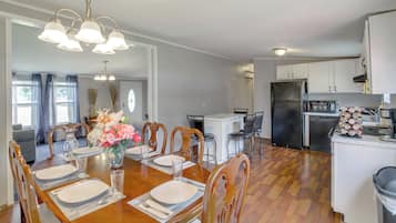 House (4 Bedrooms) | Front of property