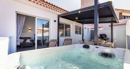 La Casa de Playa - Penthouse with jacuzzi and ocean view