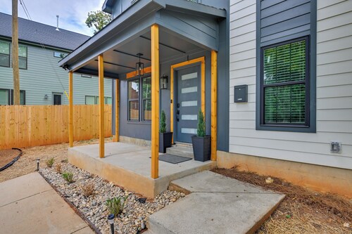 2 Mi to Uptown Charlotte: Family Home w/ Game Room