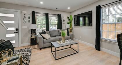 2 Mi to Uptown Charlotte: Family Home w/ Game Room