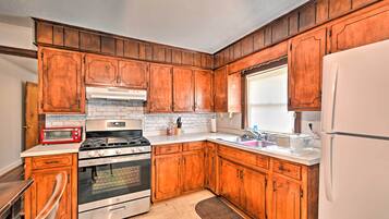 House (2 Bedrooms) | Interior