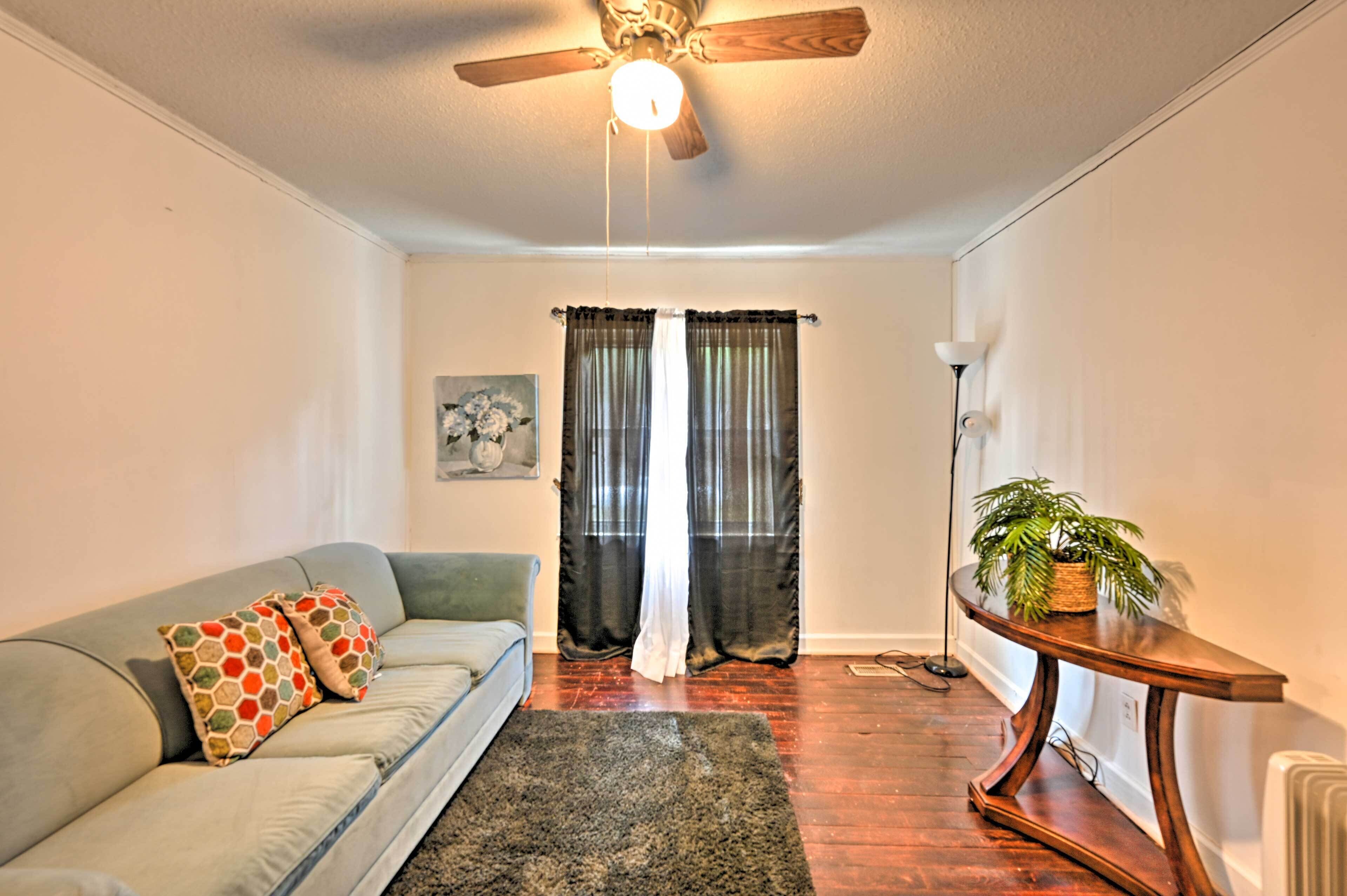 House (2 Bedrooms) | Interior