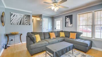 House (3 Bedrooms) | Interior