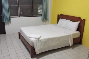 Tempat tidur bayi