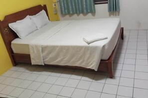Cribs/infant beds