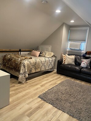 1 bedroom, WiFi, bed sheets - Suite Retreat- Ryder Cup rental (Bethpage)