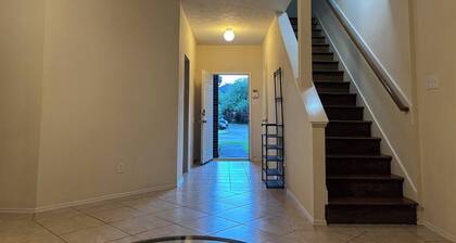 Southwest City Area Nice Home in Gated Community