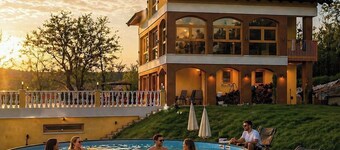 Luxury Villa Beelvita with pool & jacuzzi