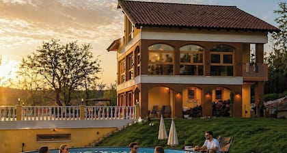 Luxury Villa Beelvita with pool & jacuzzi