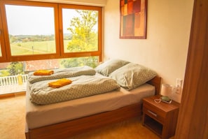 Iron/ironing board, Internet, bed sheets