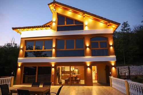 Luxury Villa Beelvita in Bielovce