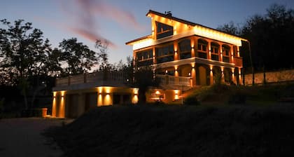 Luxury Villa Beelvita with pool & jacuzzi