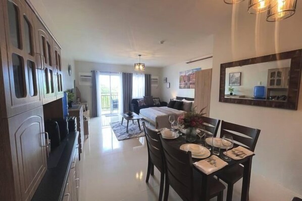 Room - David & Jens 's Suite in Camella Manors Verdant (Puerto Princesa)