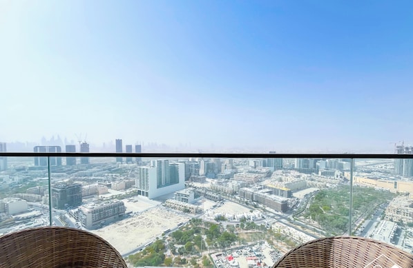 Apartment (1 Bedroom) | Balcony - Luxury 1BR Balcony, Pool, Gym Prime Location (Dubai)
