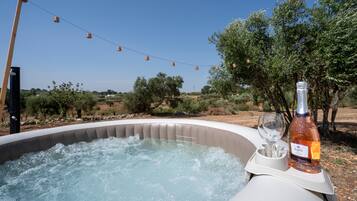 Bain à remous extérieur