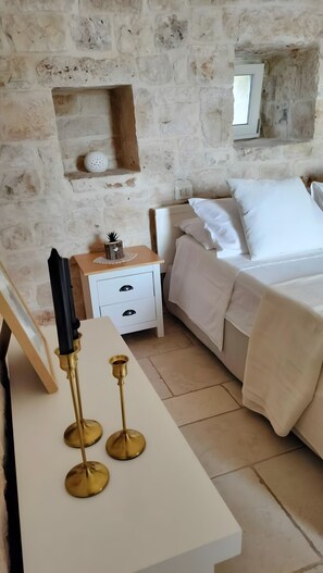 2 quartos, ferros/tábuas de passar roupa, Wi-Fi, roupa de cama