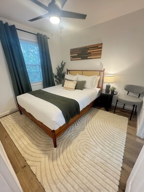 Iron/ironing board, Internet, bed sheets