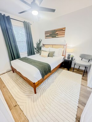 1 chambre, fer et planche à repasser, accès Internet, draps fournis