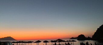Stunning Bungalow Milos Greece. Panorama Sunset. Infinity Pool & AC.
