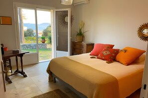 3 bedrooms, WiFi, bed sheets