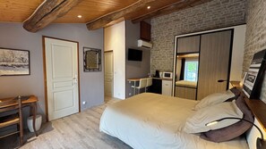 2 Schlafzimmer, Reisekinderbett, WLAN, Bettwäsche