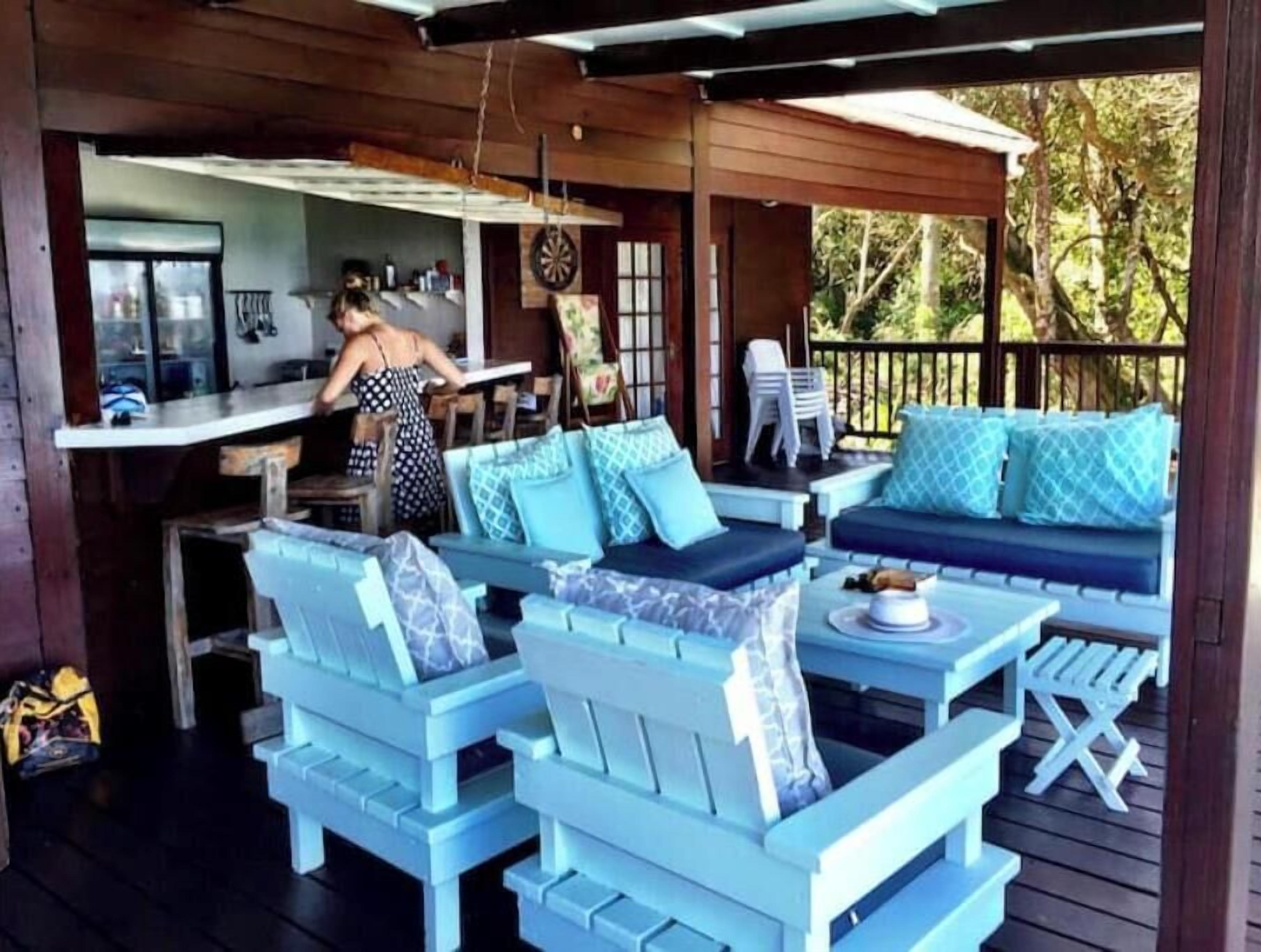 المنطقة المحيطة بالمنشأة