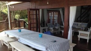 Outdoor dining - Cloud 9 cottage, No 9 Mar Azul. A best kept secret (Matutuine)