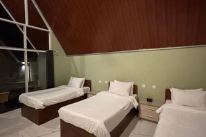 Room - KALININGRAT COTTAGE 2 (Pronojiwo)