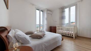 1 bedroom, iron/ironing board, bed sheets