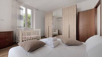 1 bedroom, iron/ironing board, bed sheets