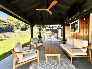 Terrace/patio - The Mesa Manor - Fun in the Foothills - Arcade/Patio/Large Kitchen/Comfy Beds (Boise)