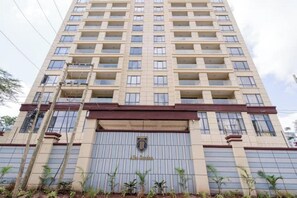 Exterior - Deluxe Haven Kilimani with pool & gym yaya center (Nairobi)