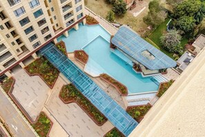 Pool - Deluxe Haven Kilimani with pool & gym yaya center (Nairobi)